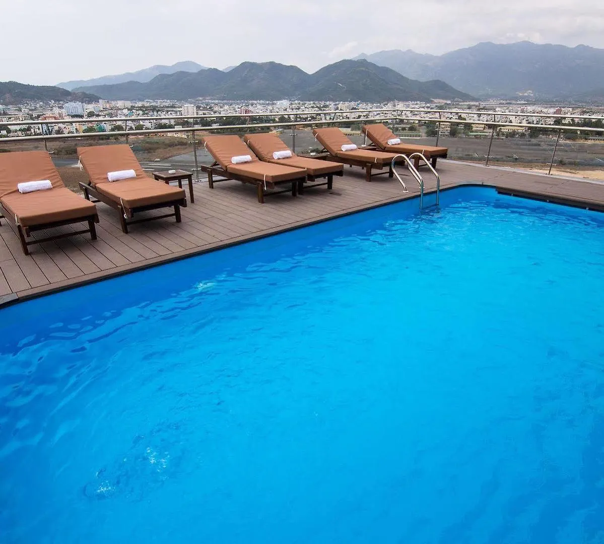 An Vista Hotel Нячанг